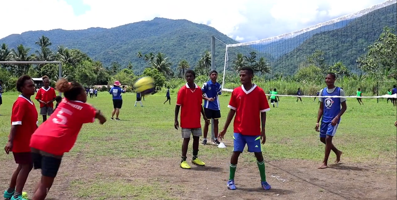 People in PNG playing volleyball
